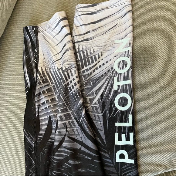 Peloton black and white palm noire legging - Picture 2 of 4